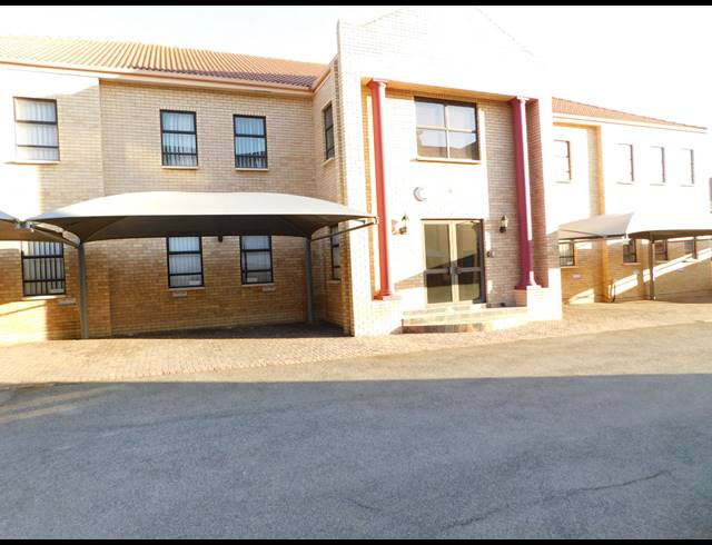 780M² OFFICE TO LET IN FERNDALE